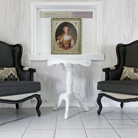 Hotel Le Chantereigne Les Noes-pres-Troyes ภายนอก รูปภาพ