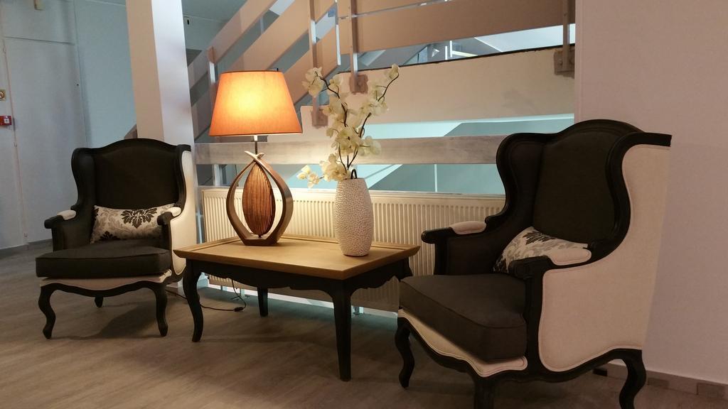 Hotel Le Chantereigne Les Noes-pres-Troyes ภายนอก รูปภาพ