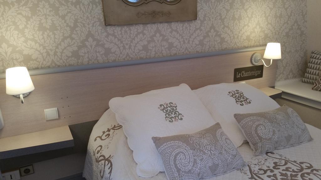 Hotel Le Chantereigne Les Noes-pres-Troyes ภายนอก รูปภาพ