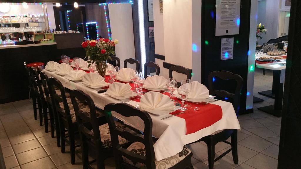 Hotel Le Chantereigne Les Noes-pres-Troyes ภายนอก รูปภาพ