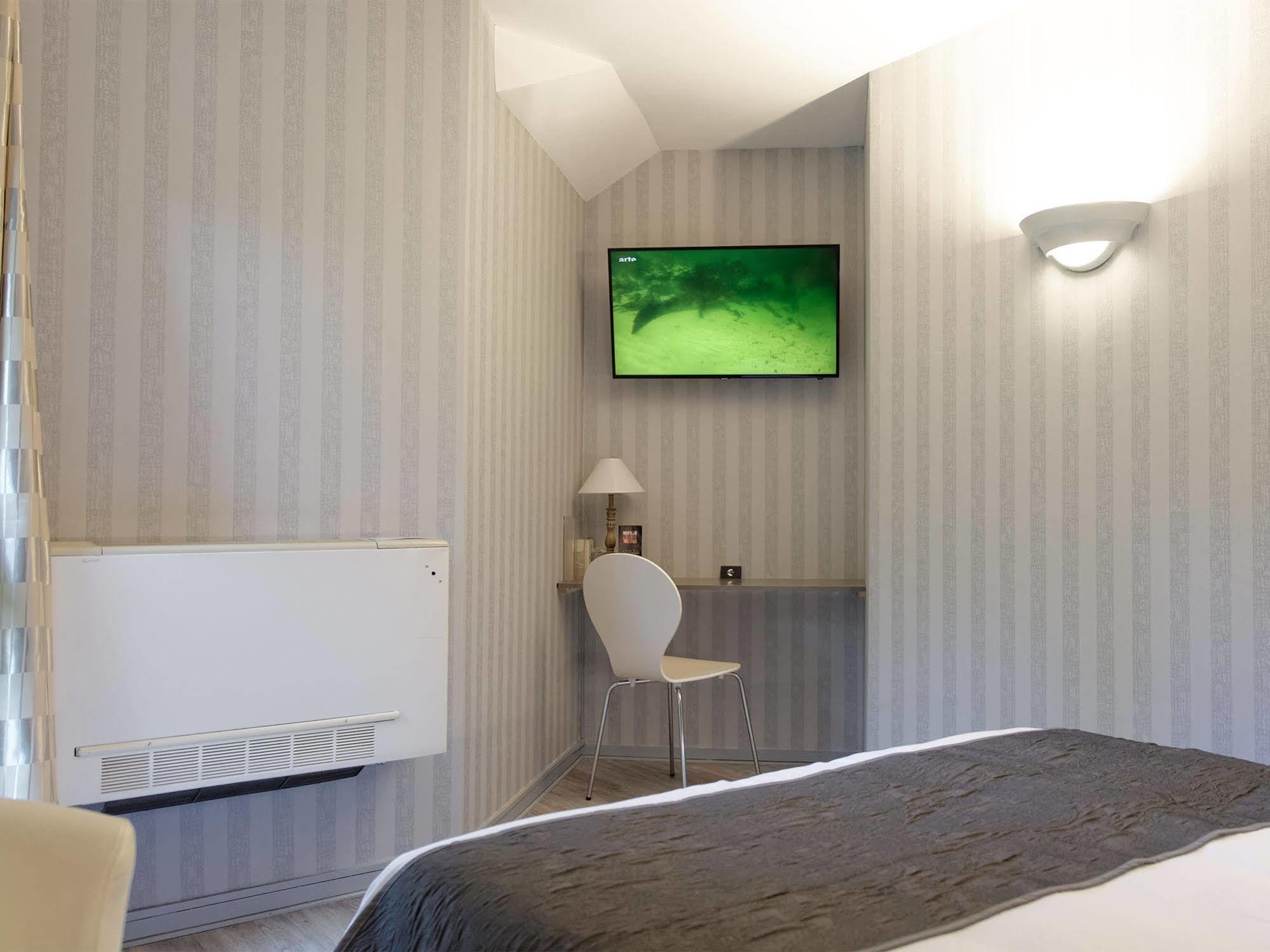 Hotel Le Chantereigne Les Noes-pres-Troyes ภายนอก รูปภาพ