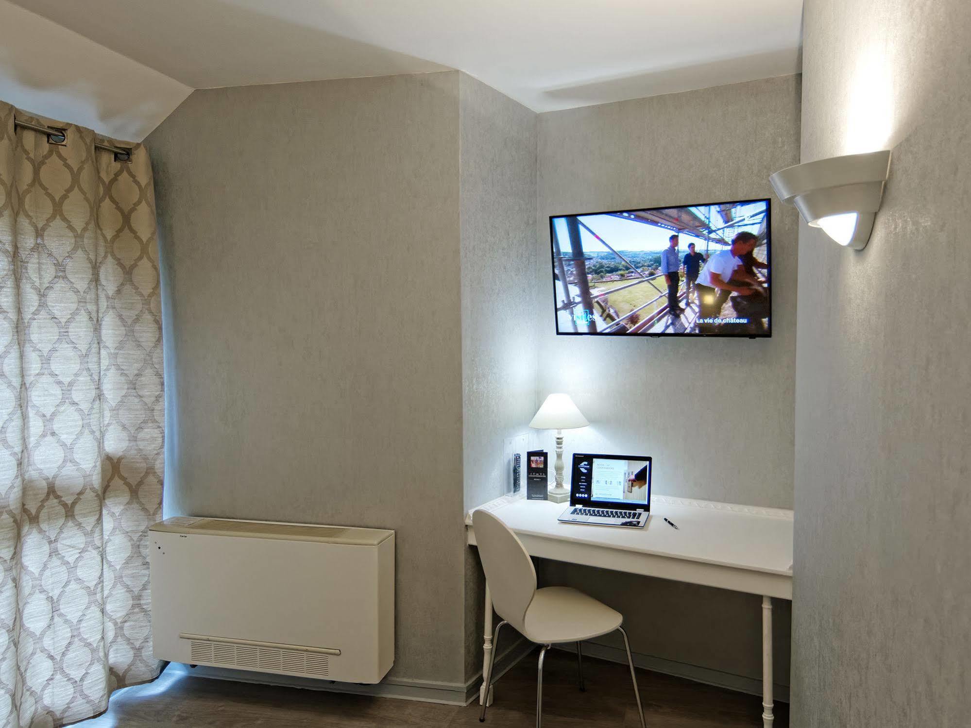 Hotel Le Chantereigne Les Noes-pres-Troyes ภายนอก รูปภาพ
