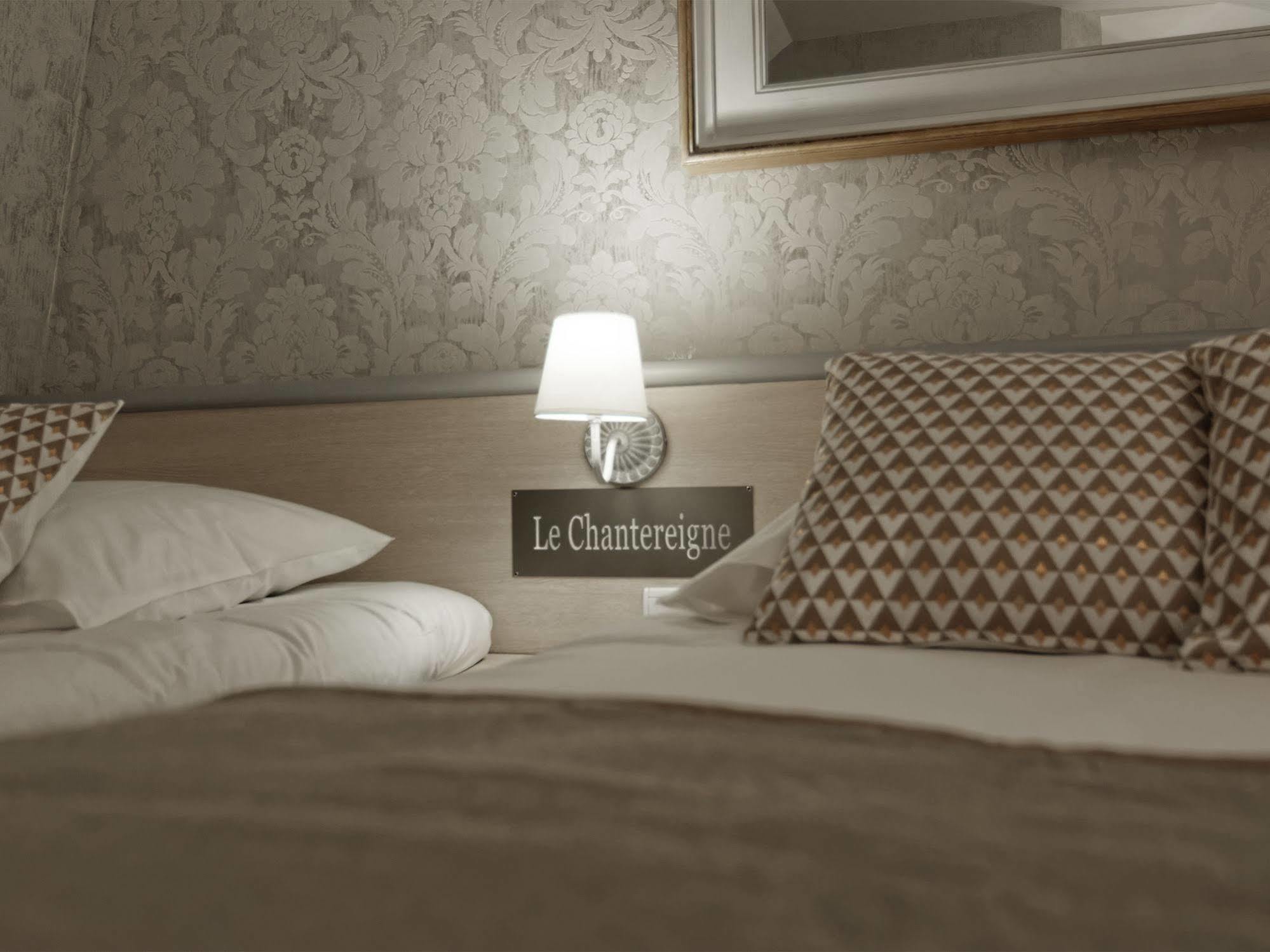 Hotel Le Chantereigne Les Noes-pres-Troyes ภายนอก รูปภาพ