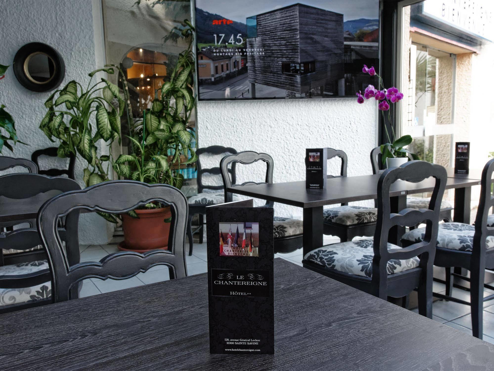 Hotel Le Chantereigne Les Noes-pres-Troyes ภายนอก รูปภาพ