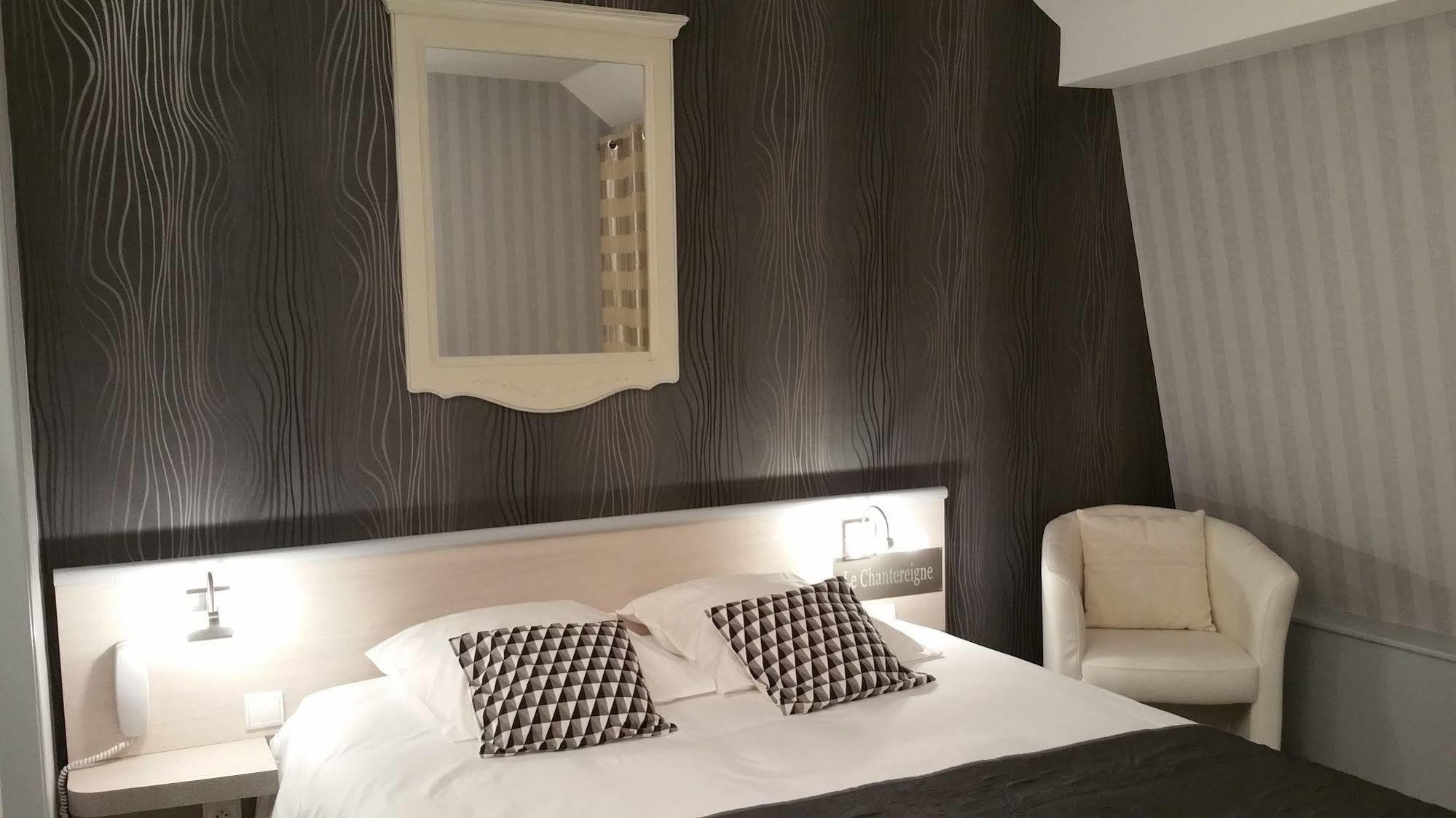 Hotel Le Chantereigne Les Noes-pres-Troyes ภายนอก รูปภาพ